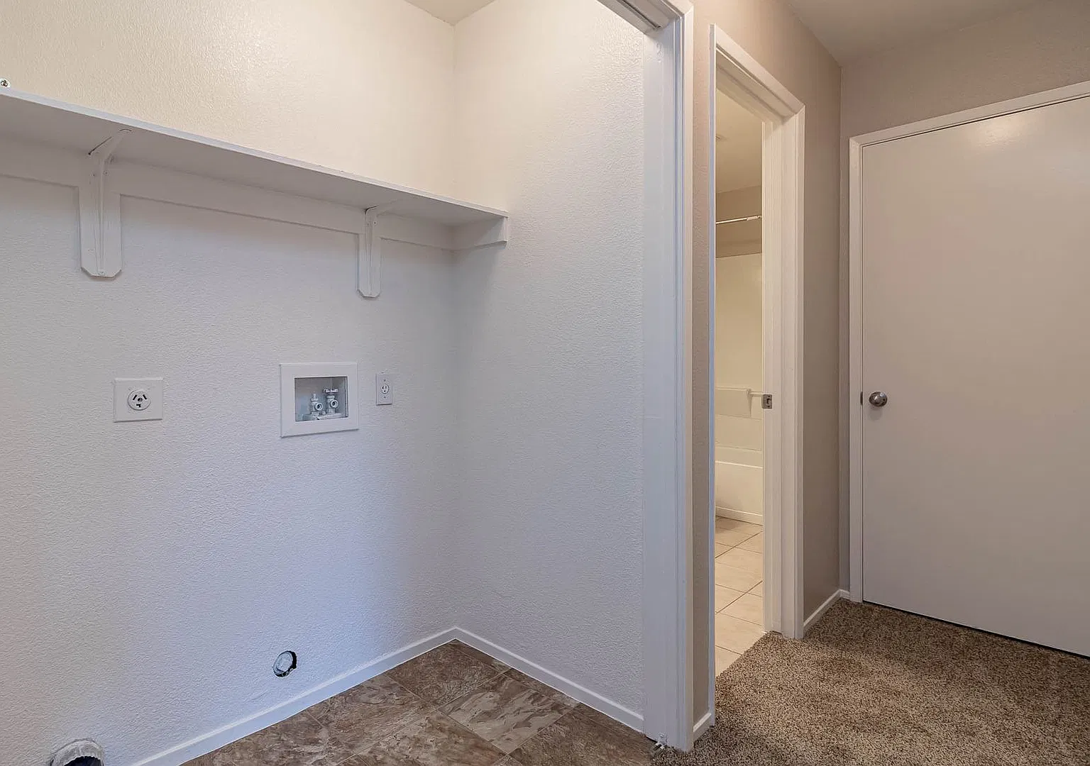 Single Story 3-bedroom Condo! — Photo 3