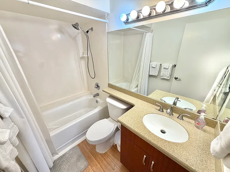 1778 Ala Moana Blvd #1402 — Photo 11