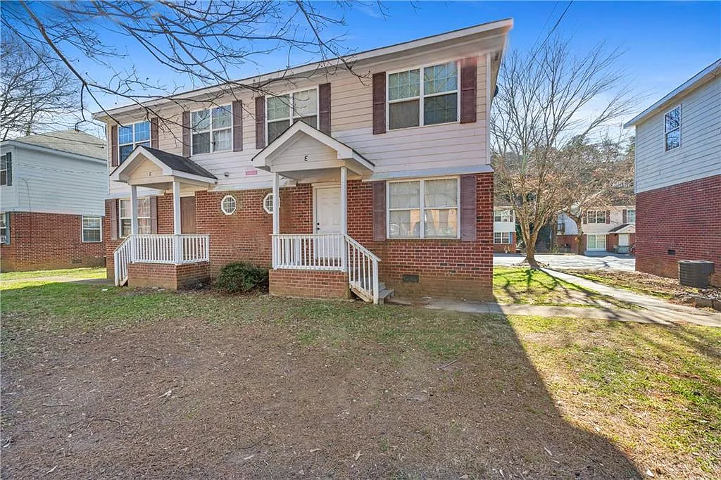 4 bed, 3.0 bath, 1500 sqft, $1,450 — Photo 1
