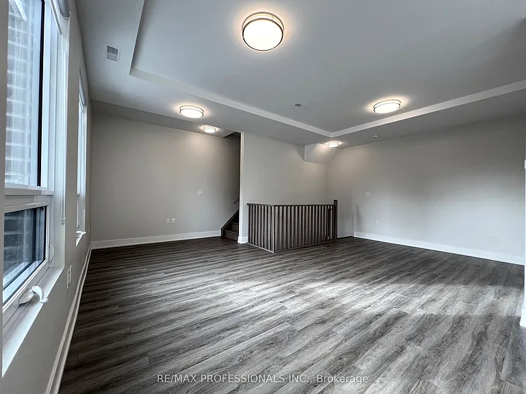 62 Dixfield Dr #102 — Photo 17