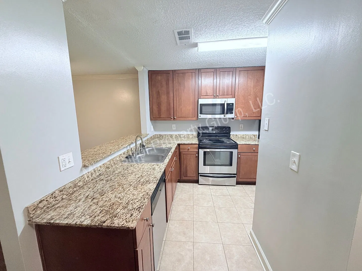 2br/2ba For Rent — Photo 3