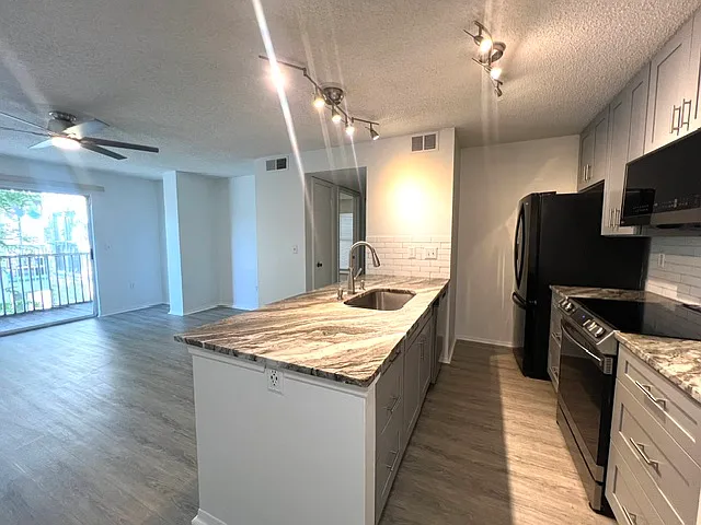 4107 Chatham Oak Ct — Photo 6