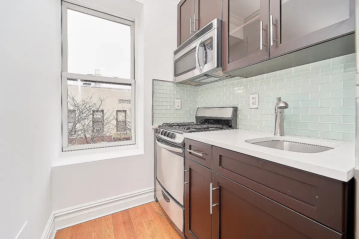 10 Morton Street — Photo 3