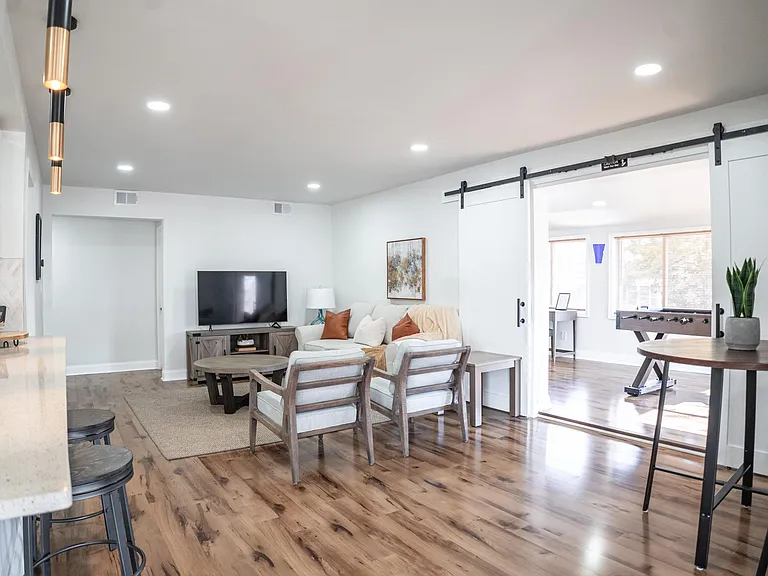 3720 Taft Ave — Photo 20