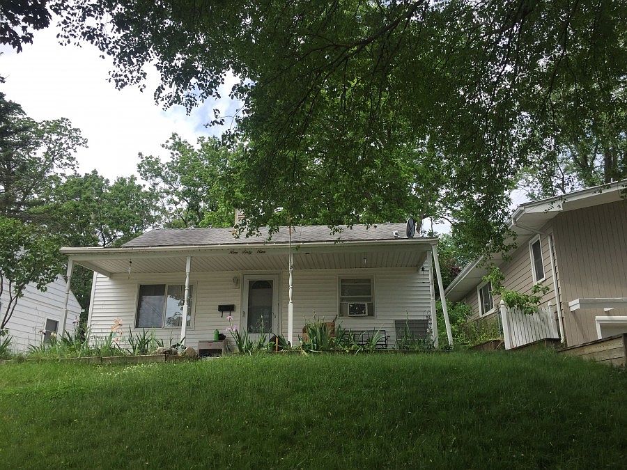 1st image of 969 Frederick Ave NW