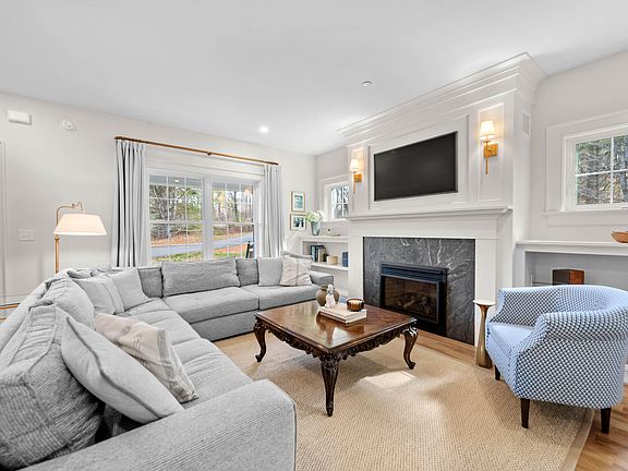 5th image of 285 Pownal Road
