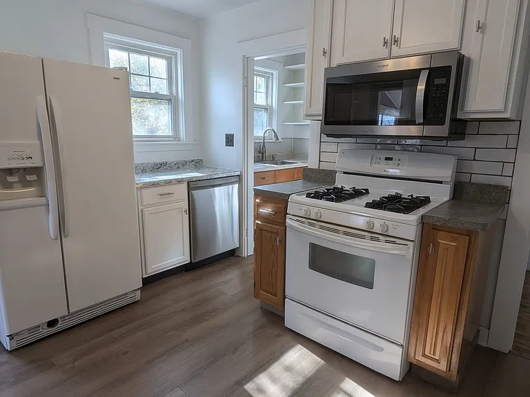 18-20 Appleton Pl #2 — Photo 1