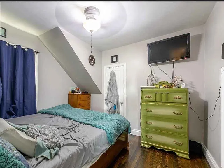 1371 Marentette Ave #1 — Photo 9