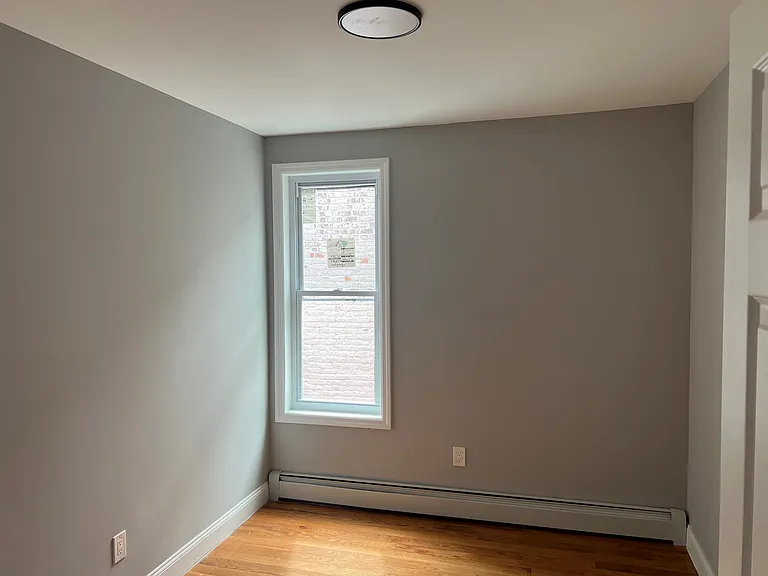 1242 Boynton Ave #2R — Photo 7