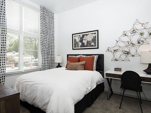 3rd image of 5121 E Yale Ave #8783673