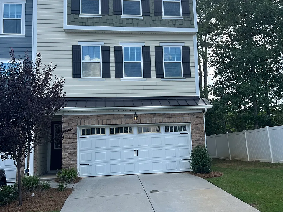 315 Grove Gate Ln
