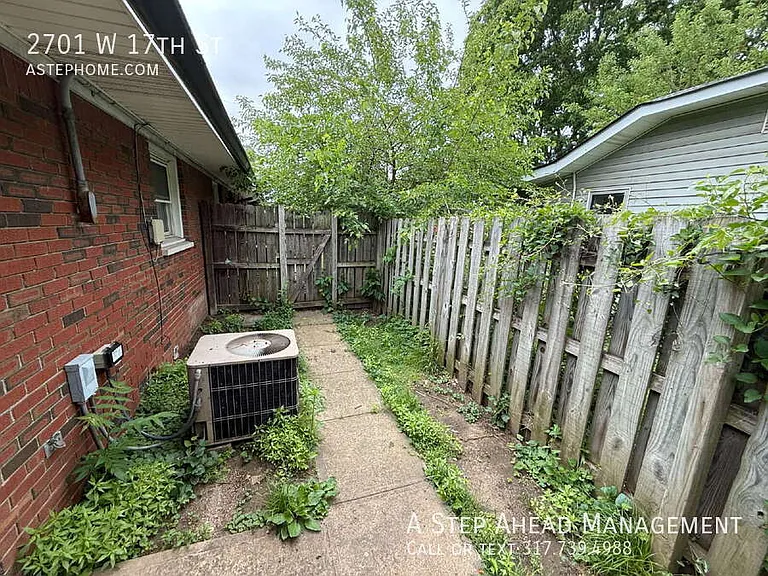 2701 W 17th St — Photo 17