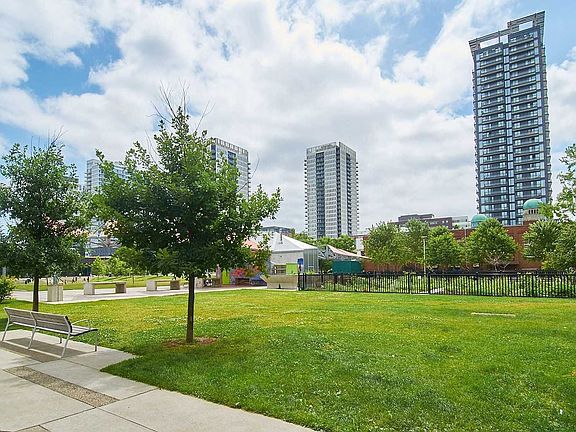 3rd image of 260 Sackville St #201