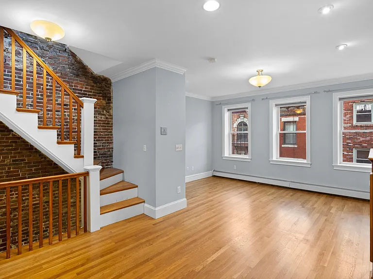 150 Salem St #4 — Photo 1