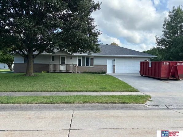 211 Russell Ave, Beatrice, NE 68310