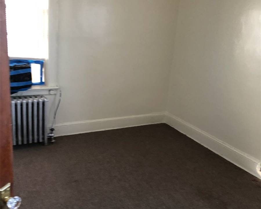 2nd image of 10963 135th St
