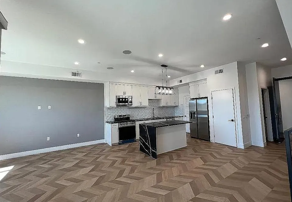 7219 Amigo Ave #101