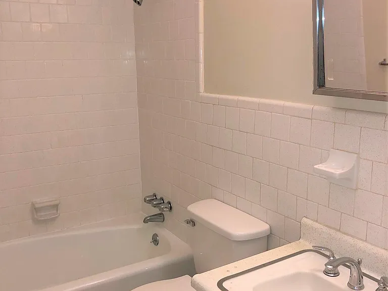 139 E Hill St #14E — Photo 7