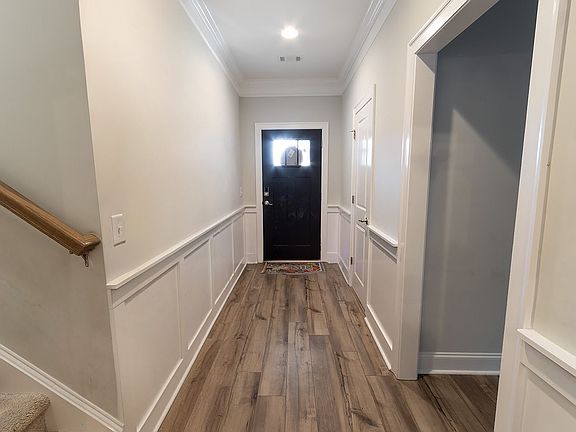 5th image of 146 Lenore Ct
