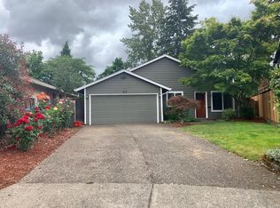 8570 SW Stratford Ct, Tigard, OR 97224