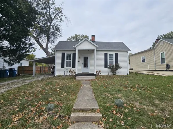 208 E Throp St, Troy, IL 62294