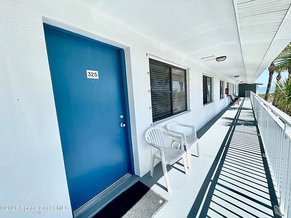 4th image of 22 Tulip Ave #325