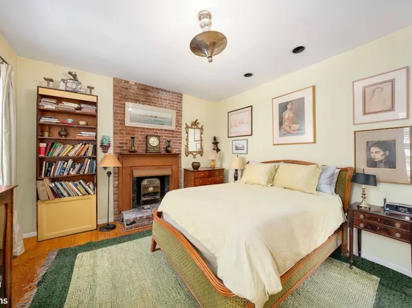 420 West 46th Street image 7 of 9