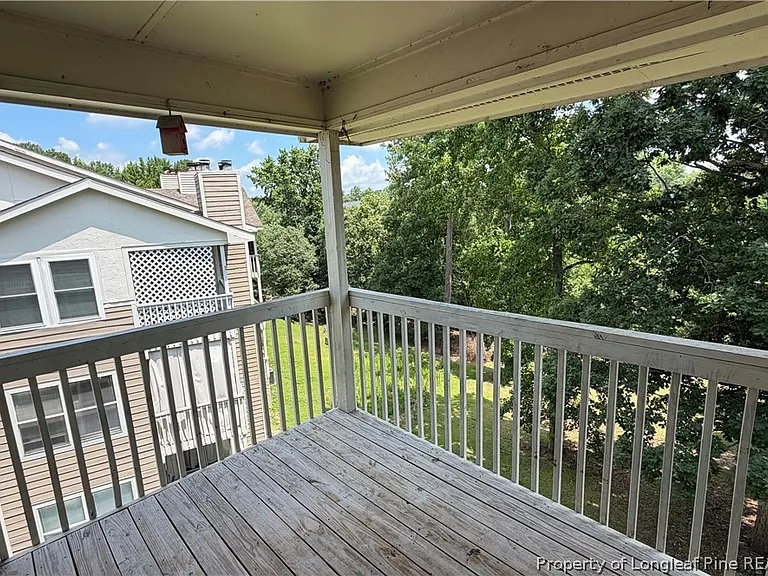 Willowbrook Dr — Photo 12