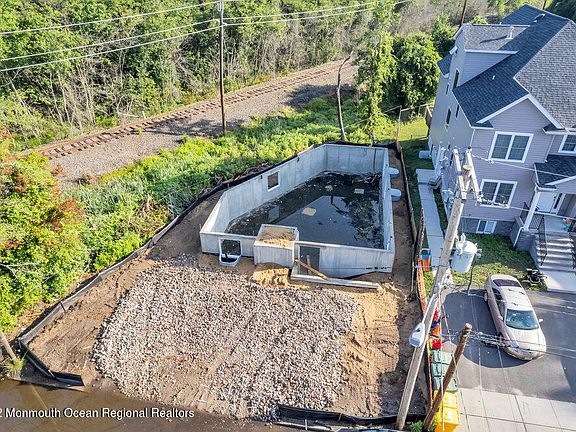4th image of 39 Manetta Place