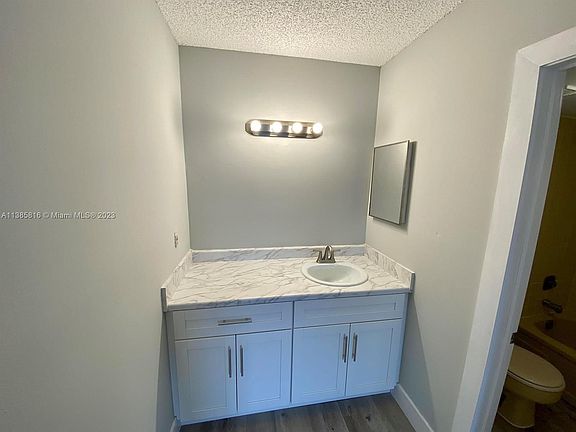 5th image of 4374 NW 9th Ave #3D-276