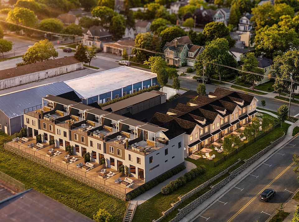 1st image of 10 Uptown Ln