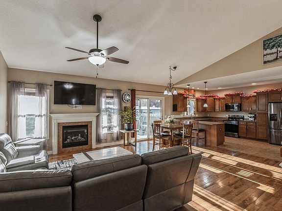5th image of 626 N 6th Street Ct