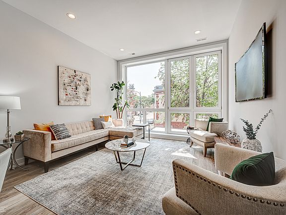 4th image of 2402 W Western Ave #307