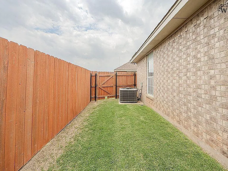 4009 Kingsbury Dr — Photo 23