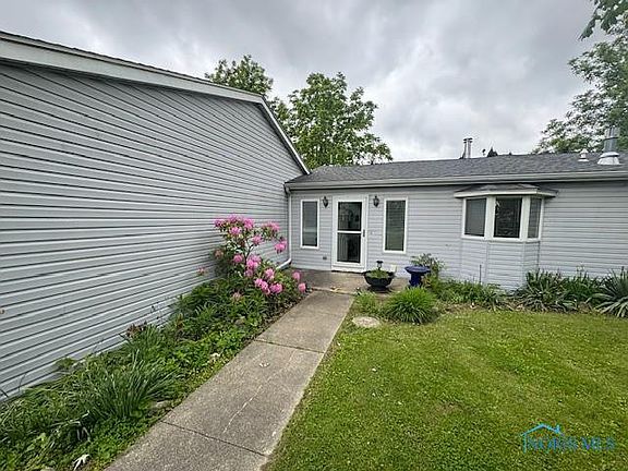 3rd image of 224 Beach St