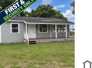 5735 8th St, Zephyrhills, FL 33542