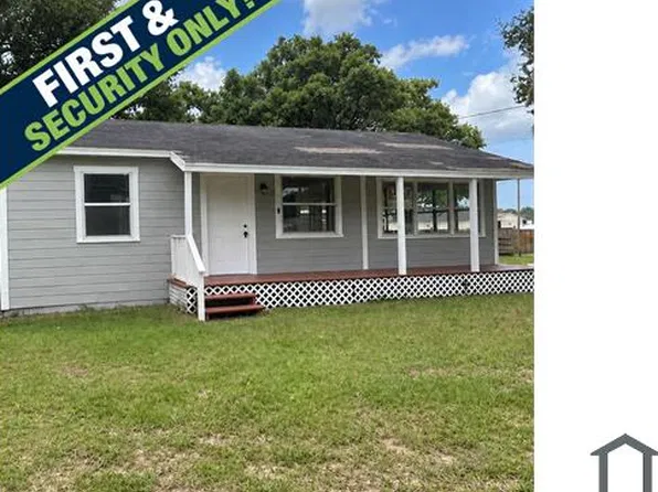 5735 8th St, Zephyrhills, FL 33542