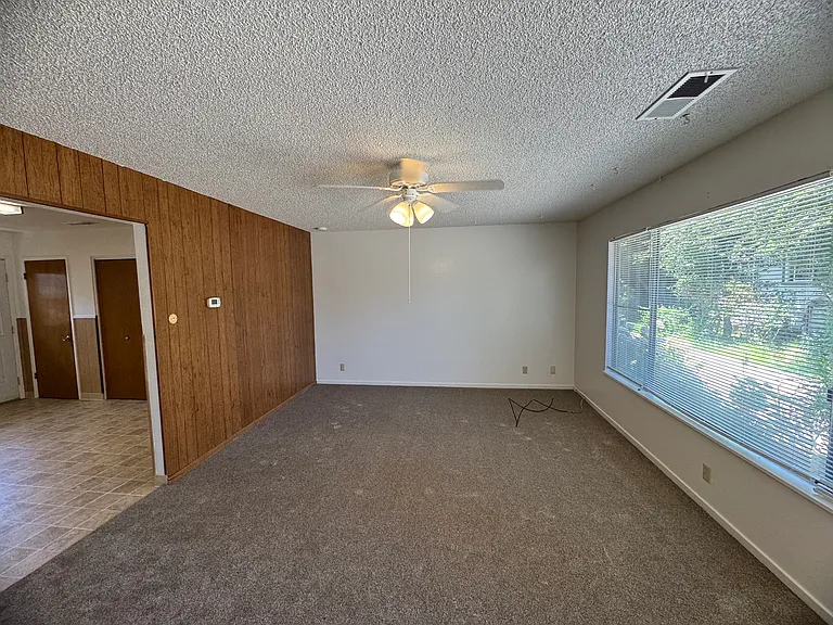 649 Marshall St #B — Photo 7