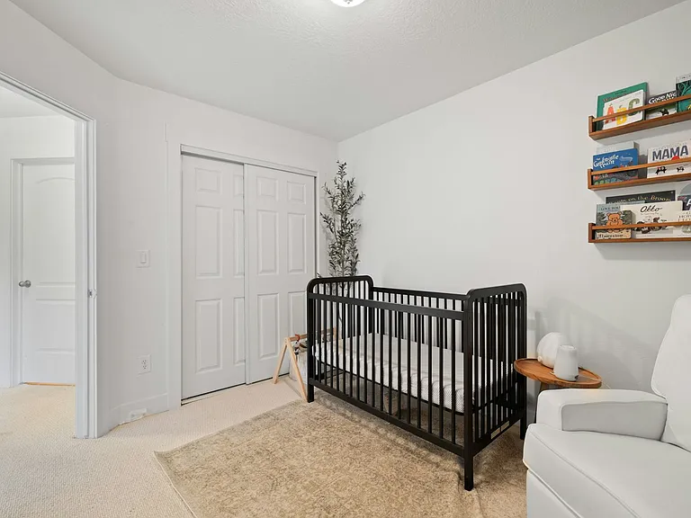 2657 N Elm Dr — Photo 33