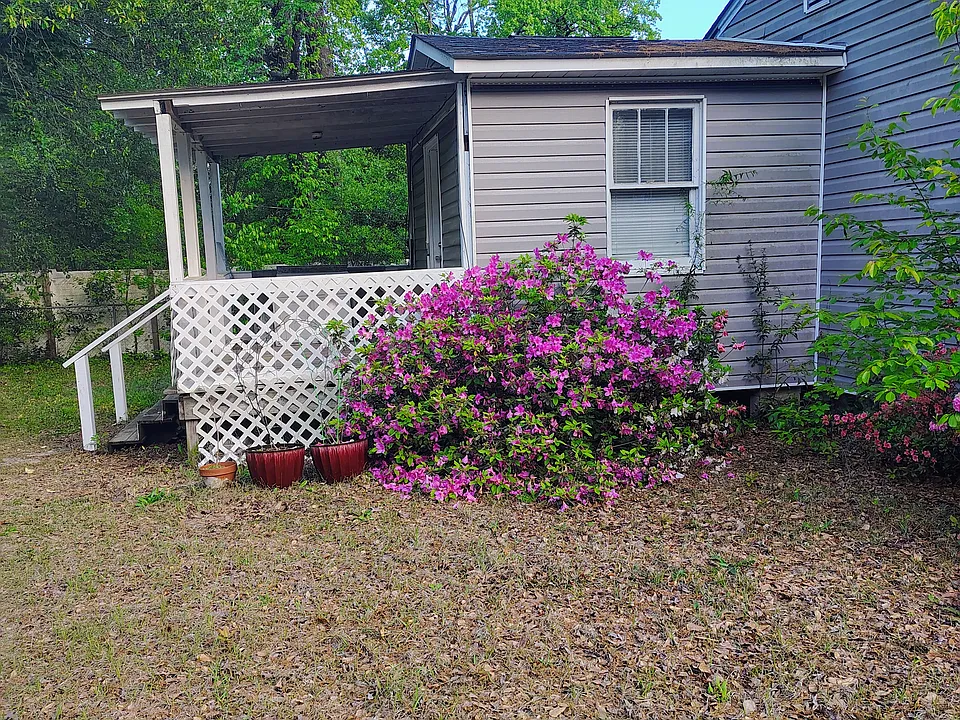 72 Rose Dr