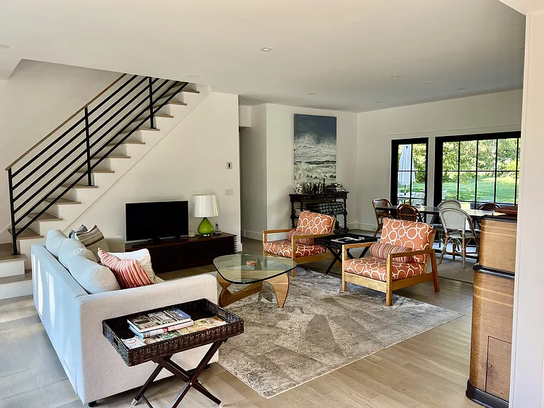 9 Chester Ave — Photo 10