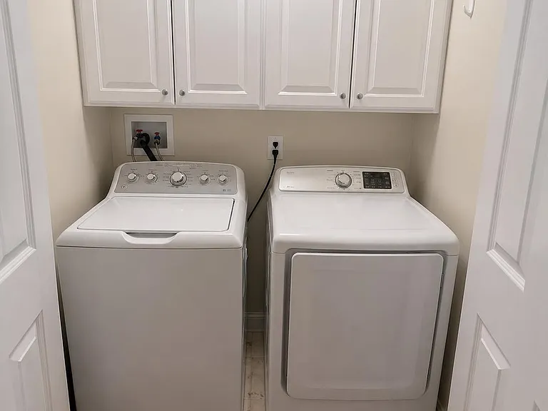 Washer dryer area