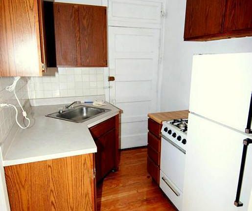 3rd image of 2900 N Mildred Ave #2902C2