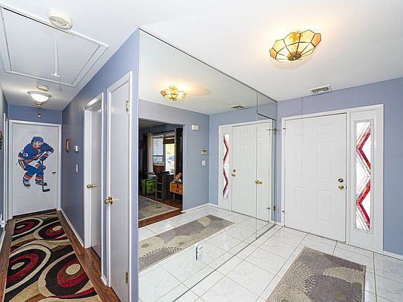4th image of 3 Sharon Dr