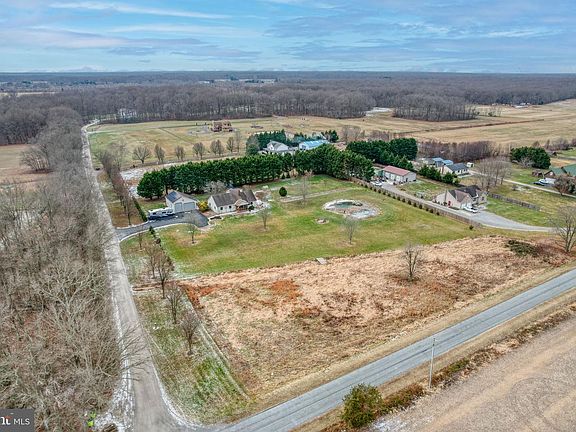 4th image of 651 Daisey Rd