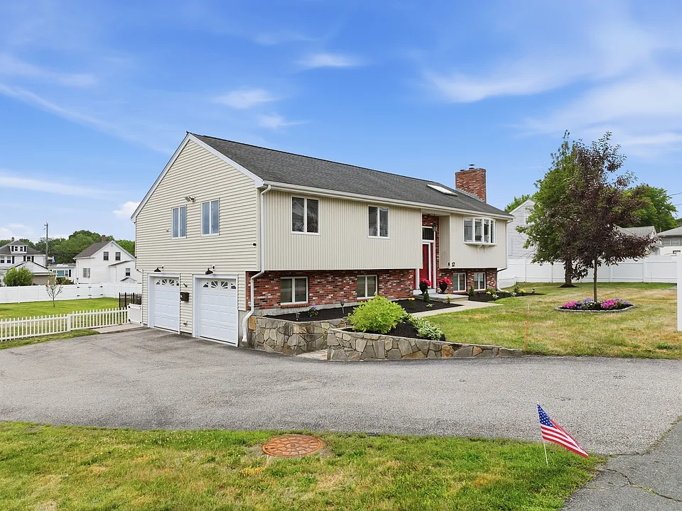 12 Lawrence St