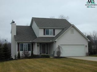 1098 W Clearview Dr, Oxford, MI 48371