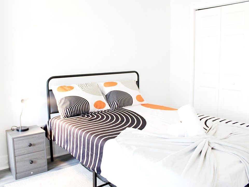 room with private bathroom, Queen comfortable bed