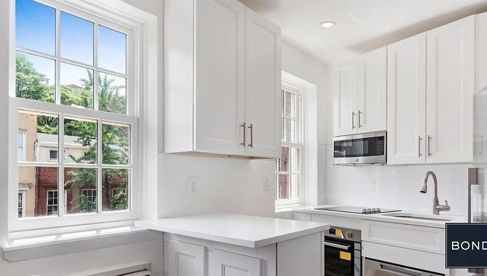 1st image of 750 Greenwich St APT 3S