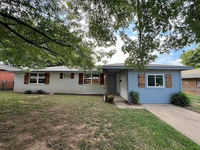 869 E Steed Dr — Photo 9
